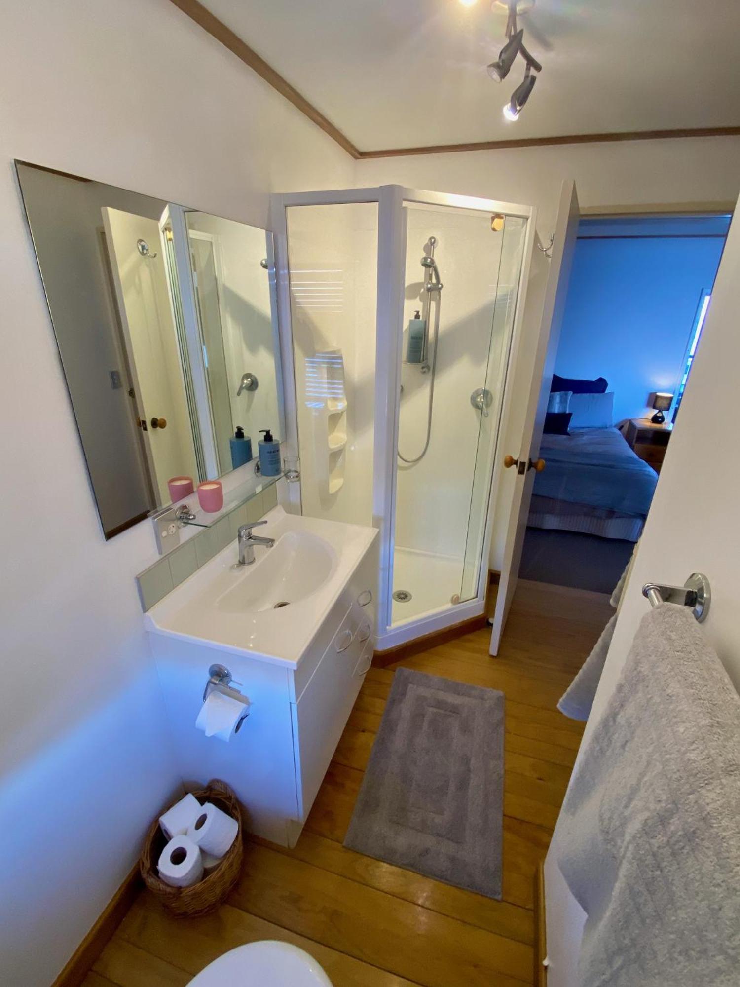 Comfortable Mountain View Studio Queenstown Bagian luar foto